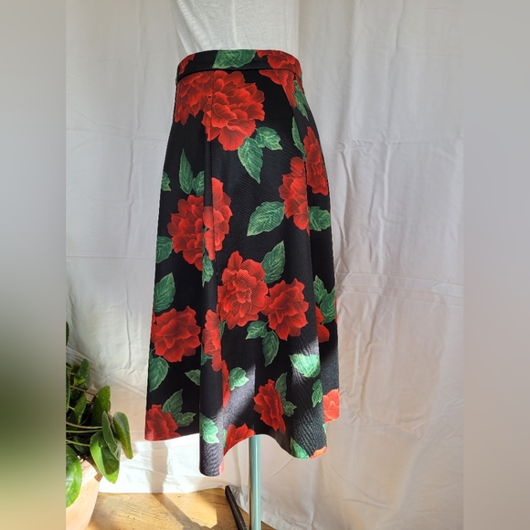 Forever 21 rose print circle skirt size M - Picture 3 of 7